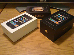 Unlocked Apple iPhone 3G 16GB $300usd